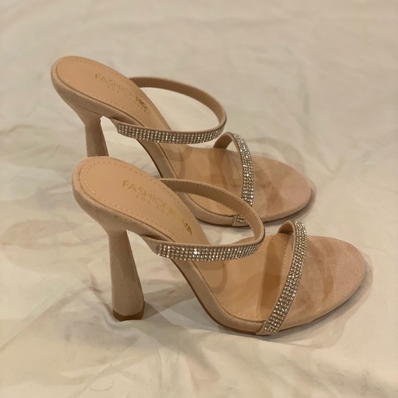 Fashion Nova Heels sz 6 - Picture 2 of 4